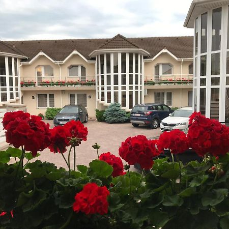 Villa Brussels Дева Екстериор снимка