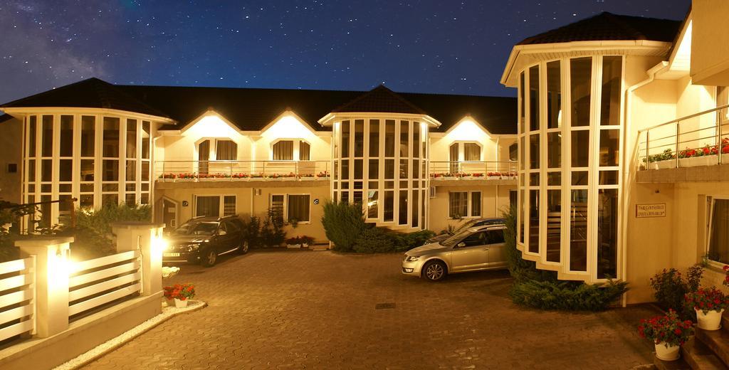 Villa Brussels Дева Екстериор снимка