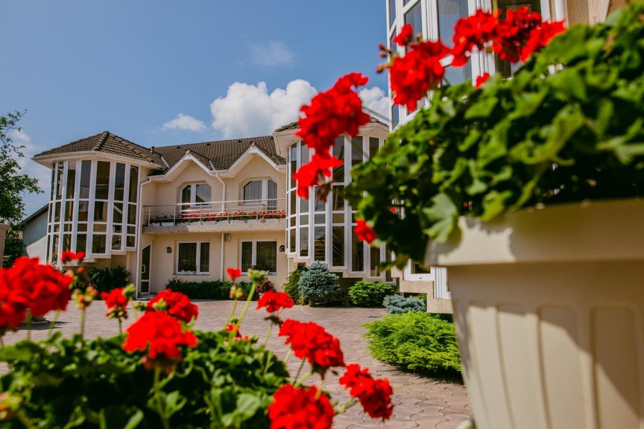Villa Brussels Дева Екстериор снимка